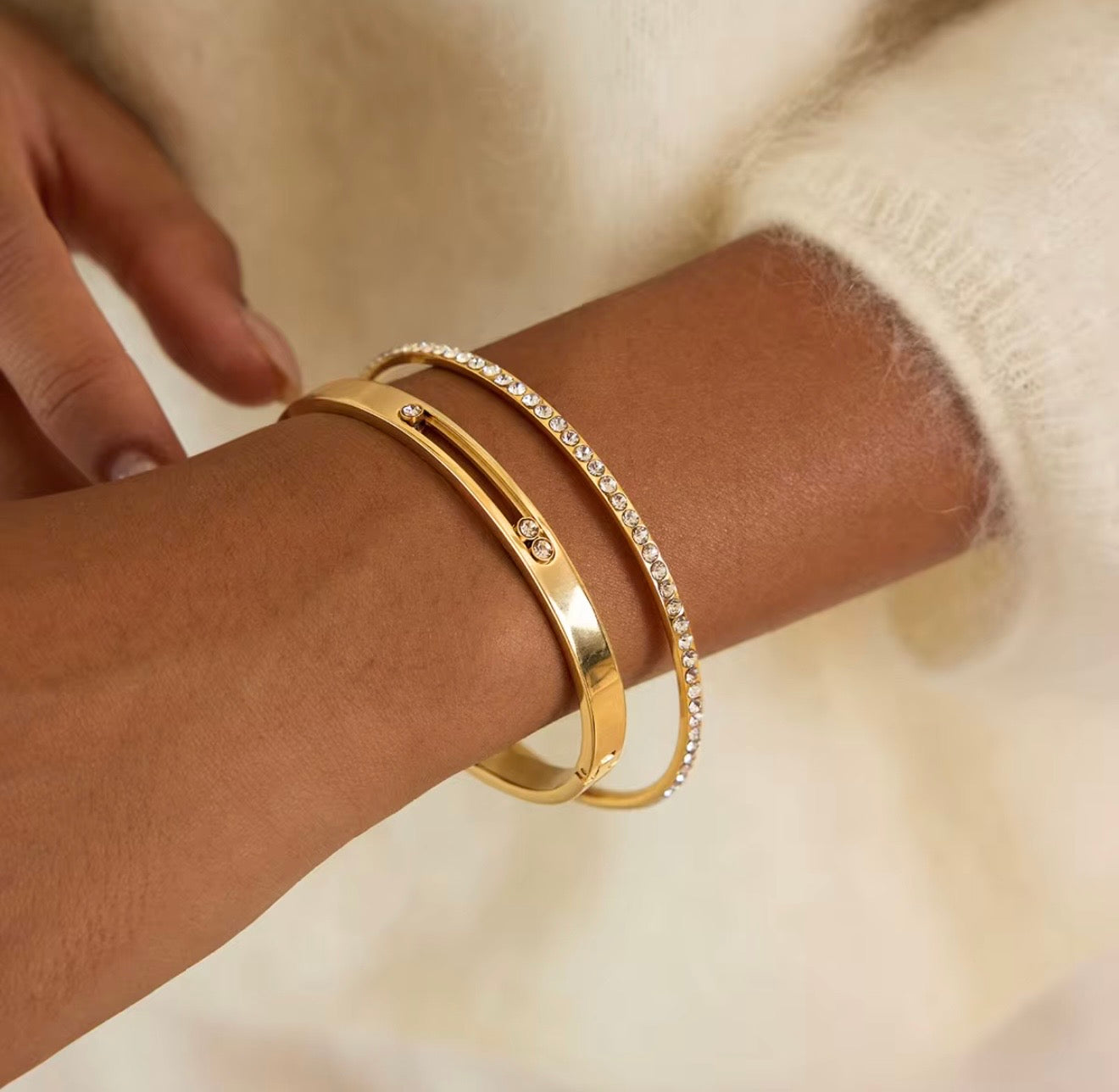 Floating Rhinestone Bangle