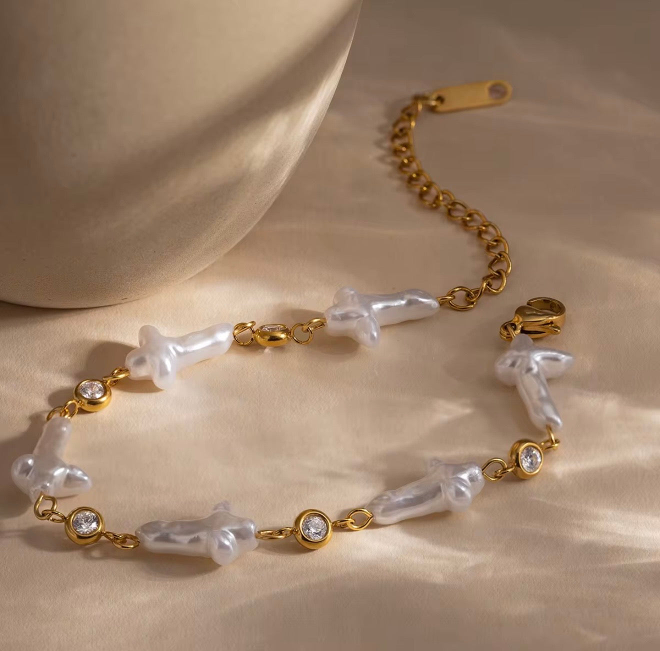 Nova Cross Bracelet
