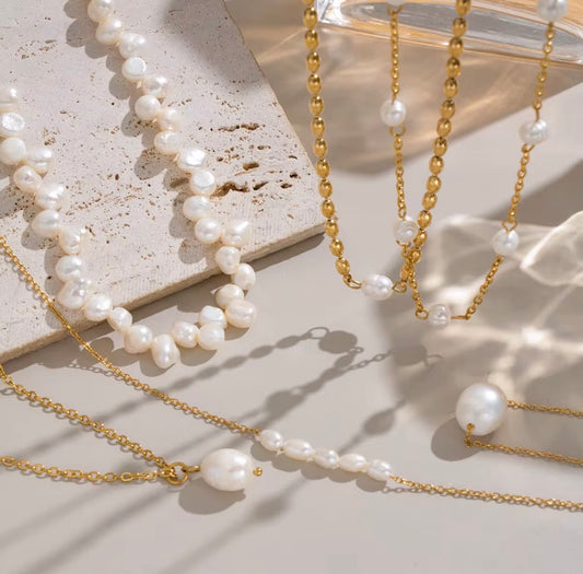 Sol Pearl Necklace