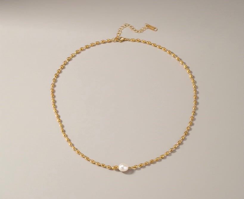Sol Pearl Necklace